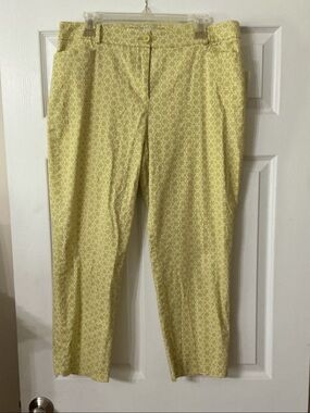 Women’s Geometric Patterned Yellow Capris Pants